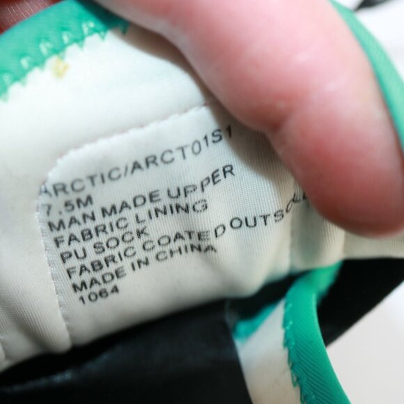 Steve Madden Womens Arctic Sneaker Size 7.5 Blue Red Green Casual Shoe Cutouts - Picture 10 of 11